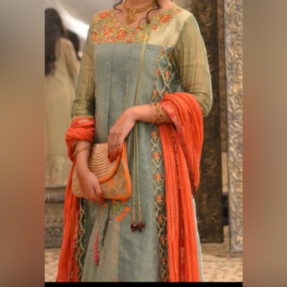 Pret a porter formal outfit (Pakistani) desi wear - Picture 3 of 16
